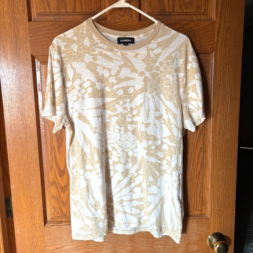 Express Tan and White Patterned Men’s Tee